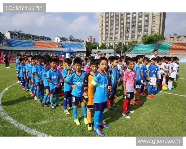 海南足球明星球员深度解析 从本土到国际赛场的成长与蜕变